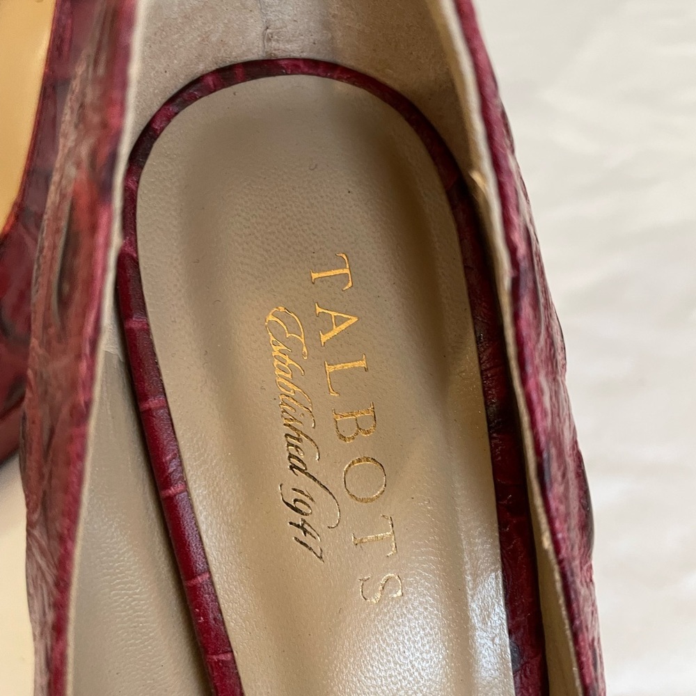 Talbots burgundy faux snakeskin 4 inch platform heels size 6 - Picture 9 of 9